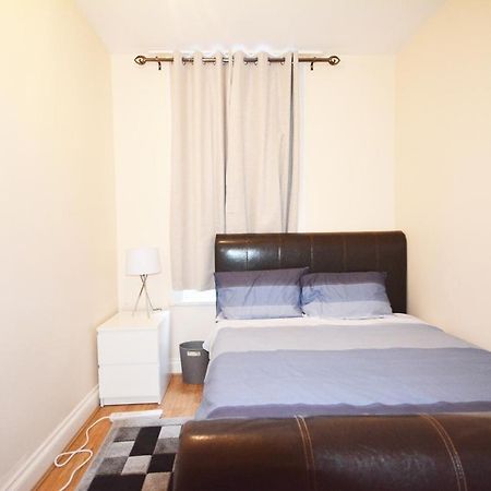 London Zone 2 Three Bedroom Apartment Exterior foto