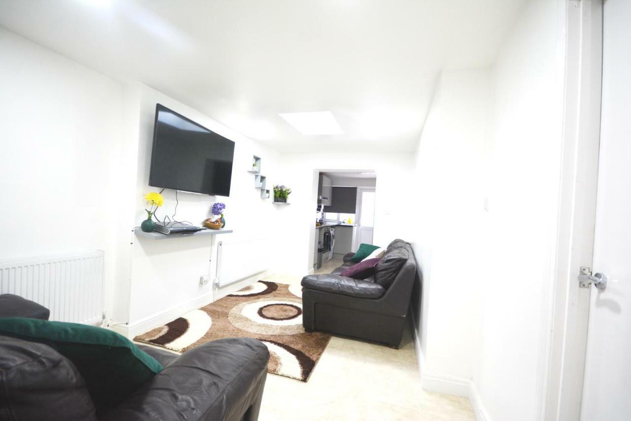 London Zone 2 Three Bedroom Apartment Exterior foto