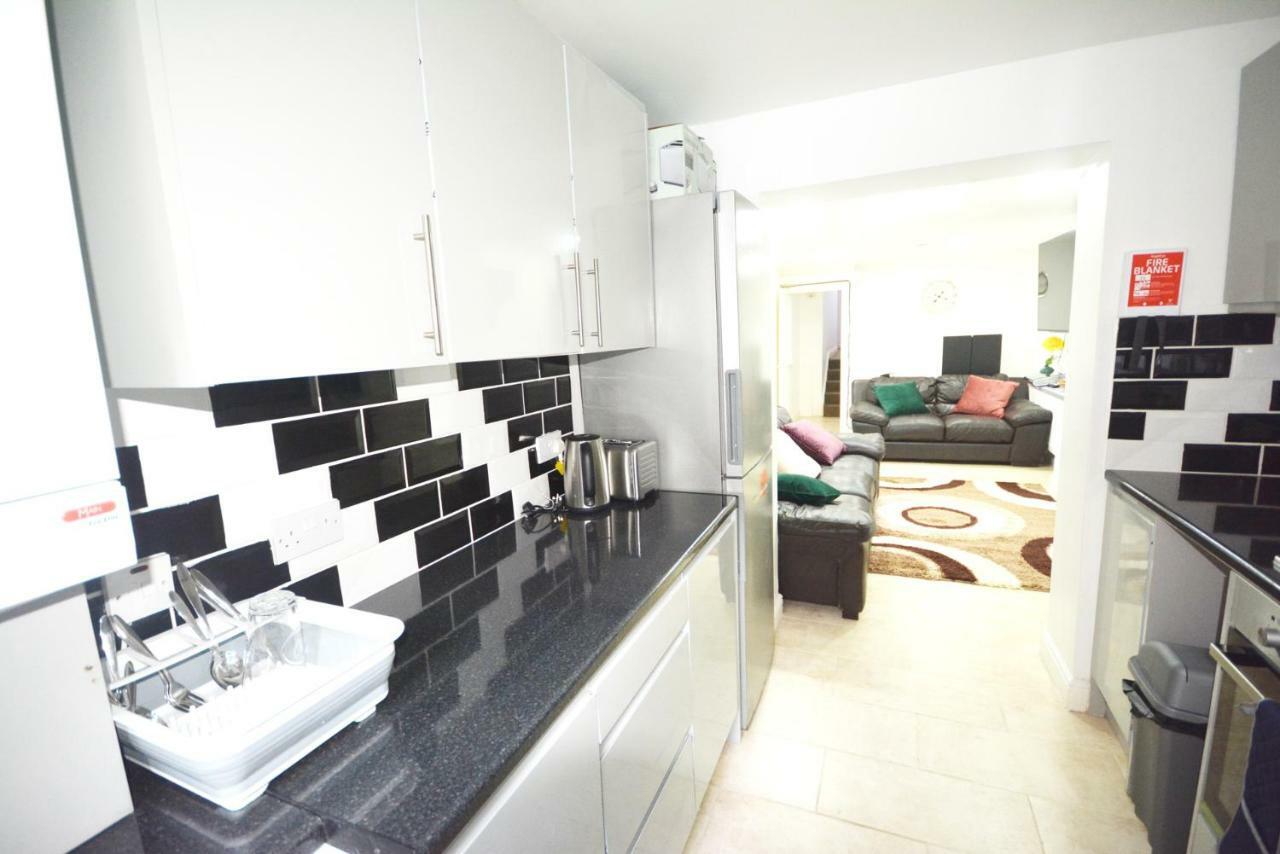London Zone 2 Three Bedroom Apartment Exterior foto