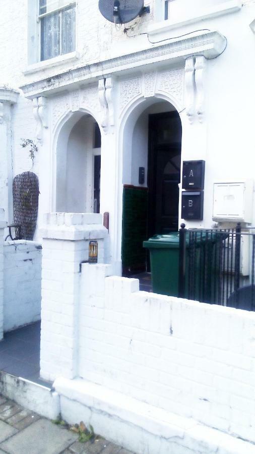 London Zone 2 Three Bedroom Apartment Exterior foto